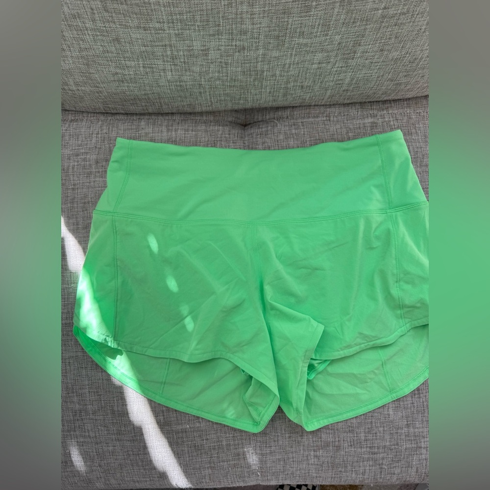 Speed Up highrise lined shorts size 8 pistachio